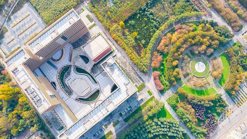 为了避免三极管过热，我们可以采取以下措施：